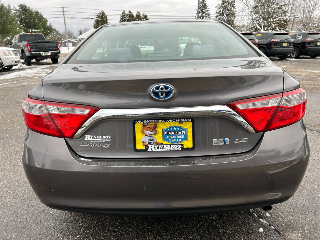 Used 2015 Toyota Camry LE image 3