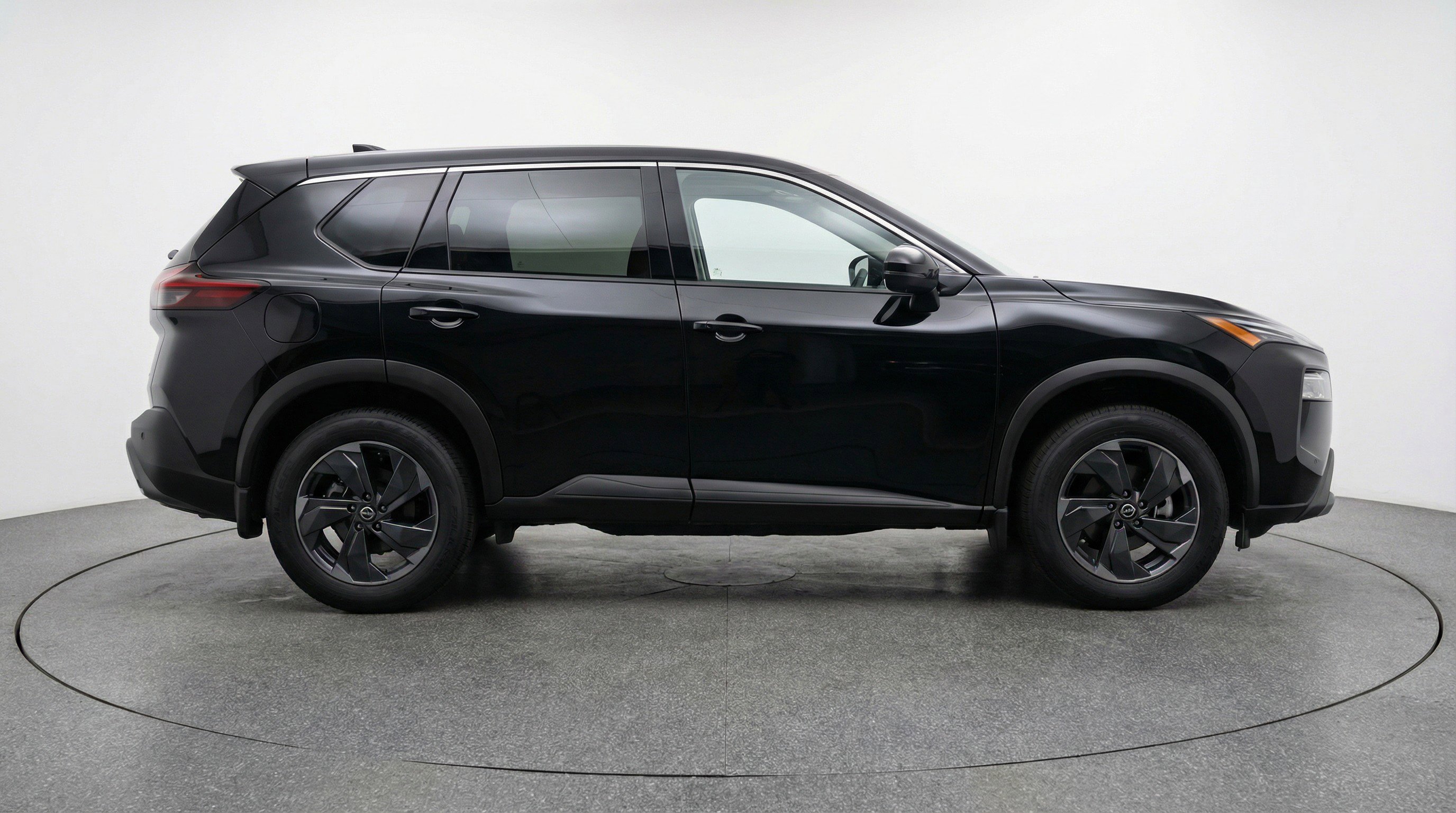 Used 2025 Nissan Rogue SV FWD image 11