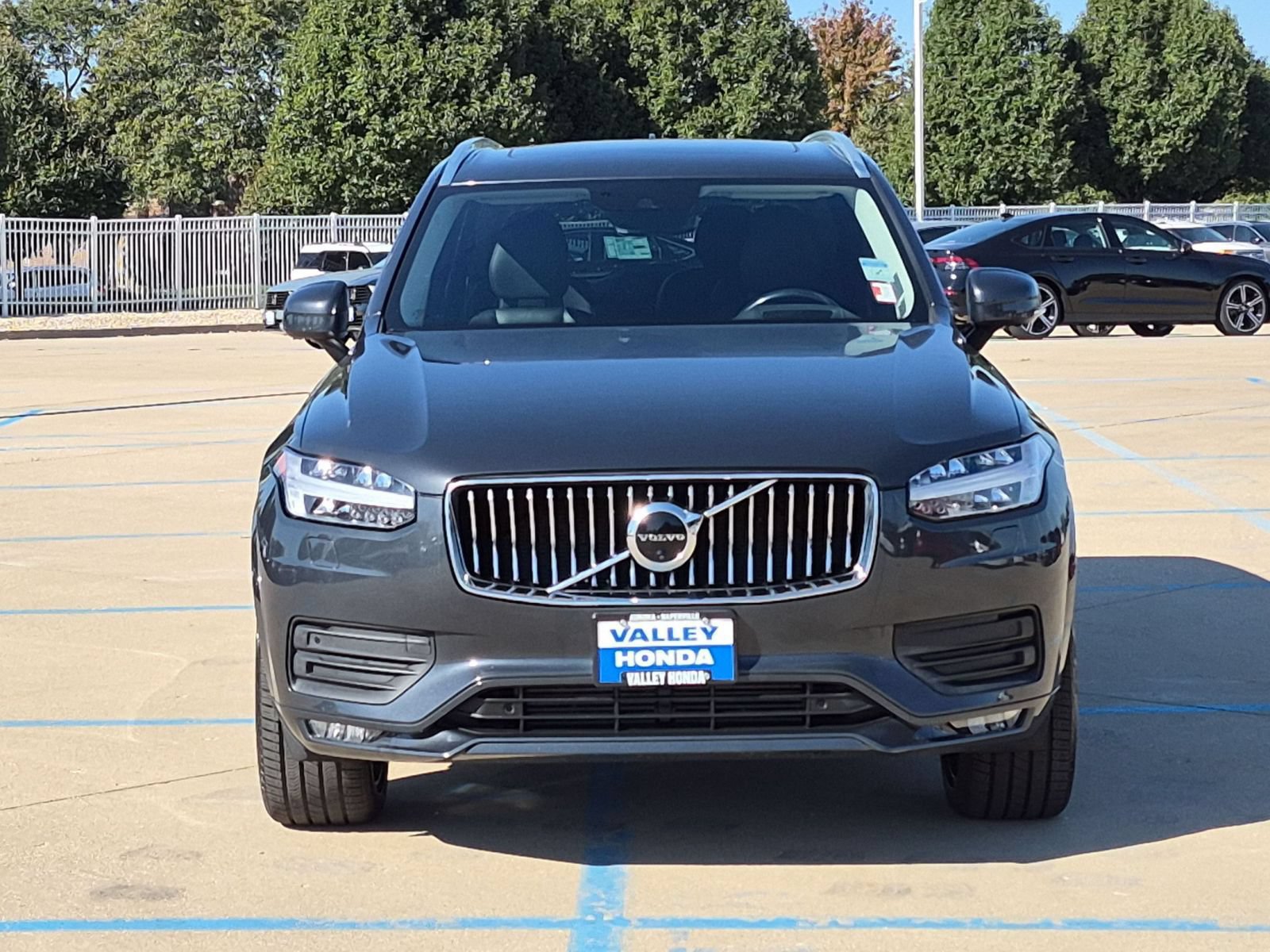 Used 2021 Volvo XC90 T6 Momentum w/ Protection Package AWD/4WD image 3