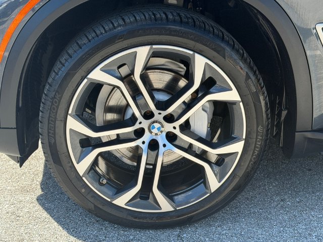 Used 2022 BMW X5 sDrive40i w/ Parking Assistance Package RWD image 11