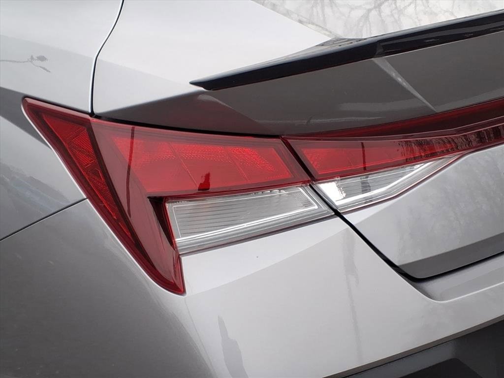 Used 2025 Hyundai Elantra Sport image 9