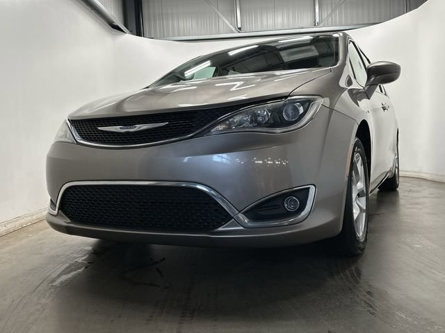 Used 2018 Chrysler Pacifica Touring Plus w/ Tire & Wheel Group image 31