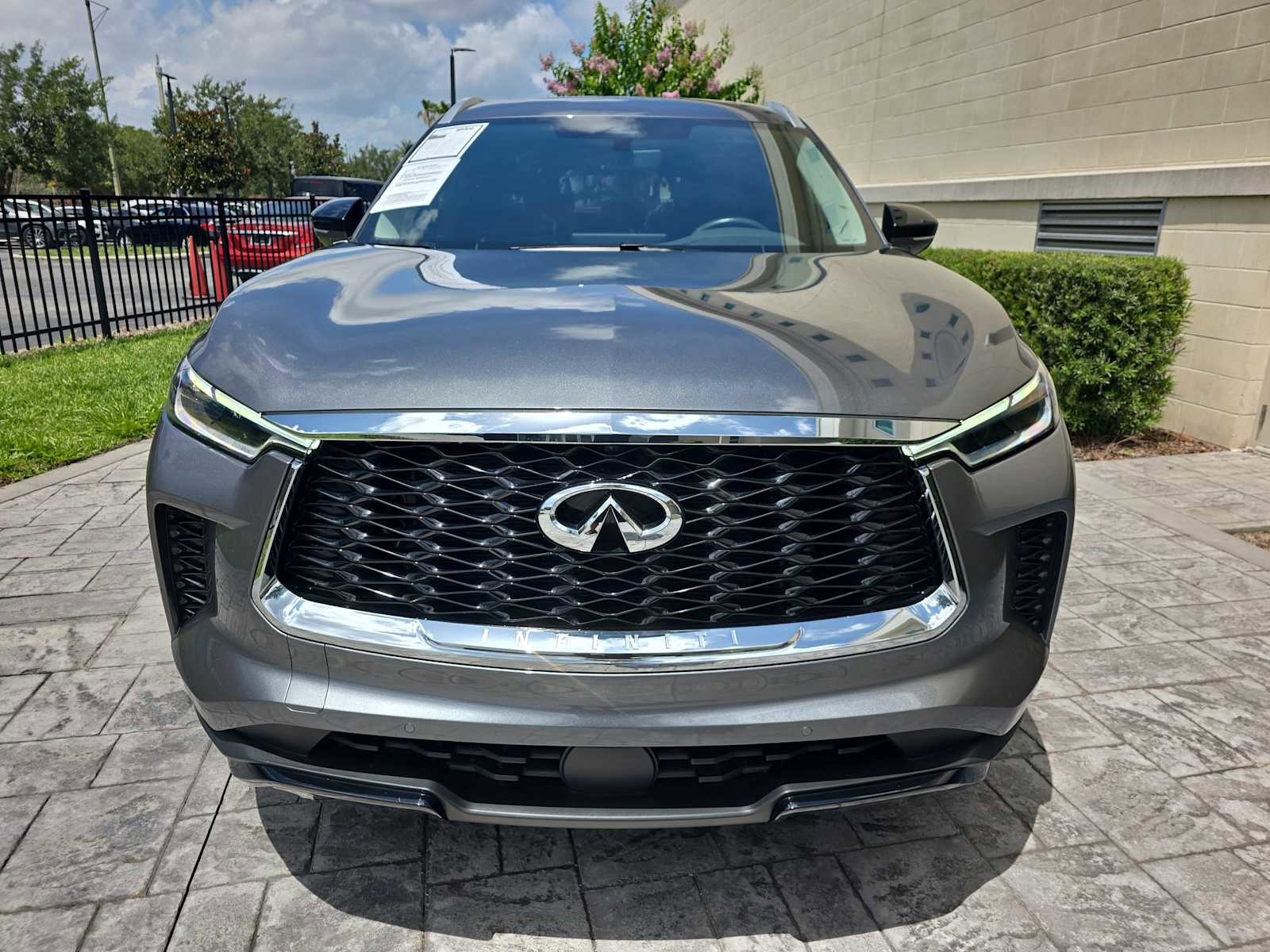 Certified 2023 INFINITI QX60 Luxe w/ Cargo Package FWD image 2