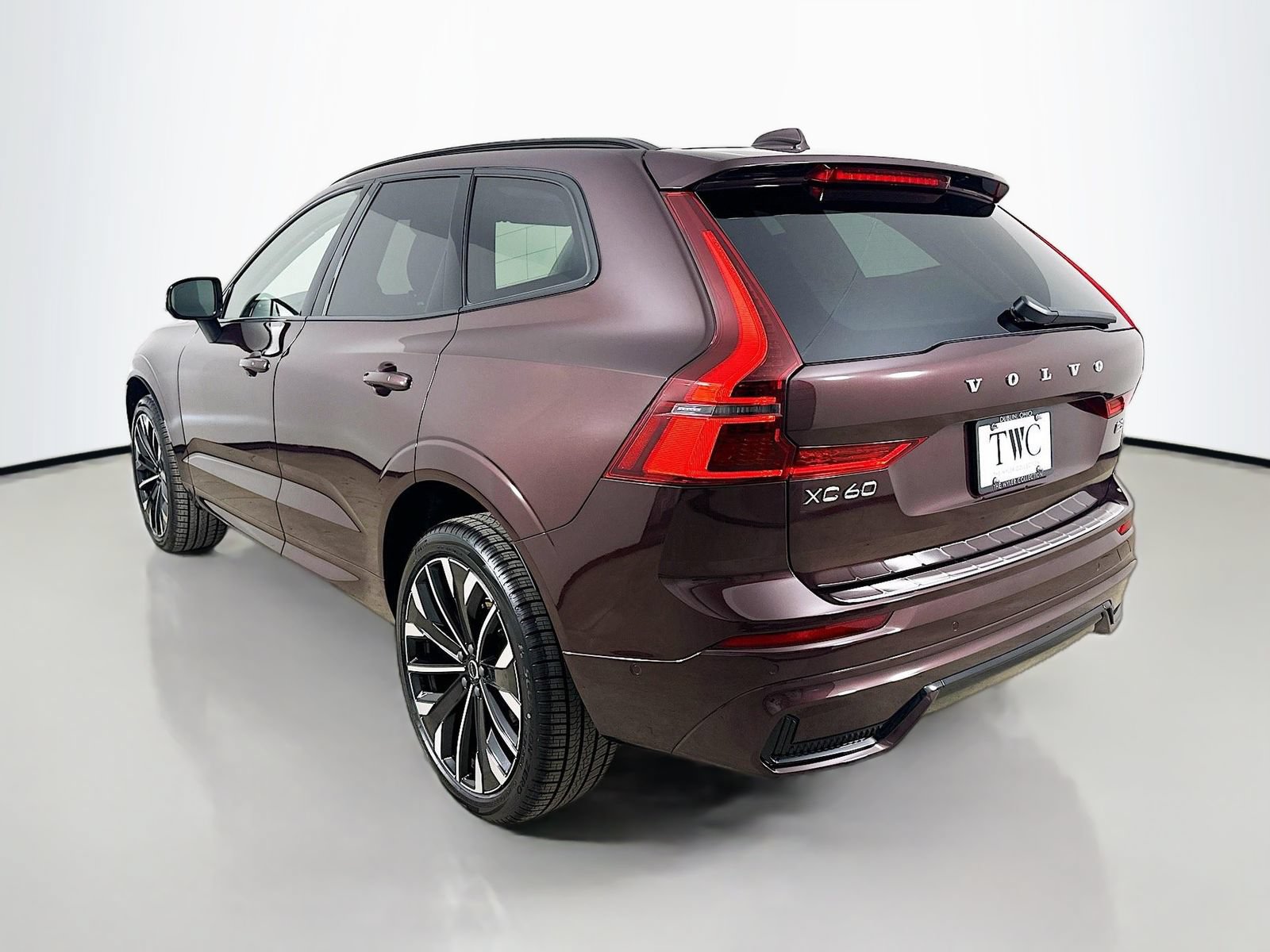 New 2026 Volvo XC60 B5 Ultra w/ Protection Package Premier AWD/4WD image 7