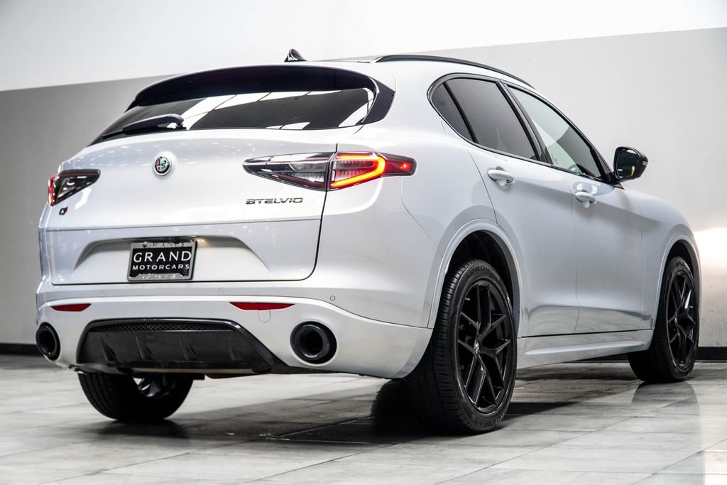 Used 2021 Alfa Romeo Stelvio Ti Sport AWD/4WD image 13