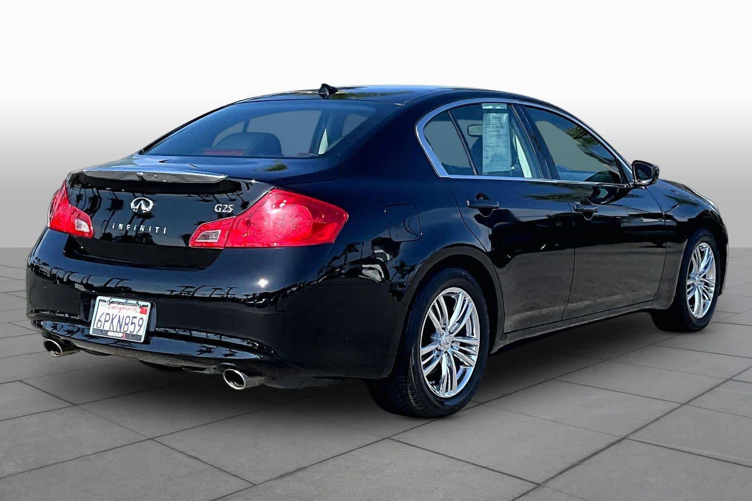 Used 2011 INFINITI G25 Journey w/ Moonroof Pkg RWD image 12