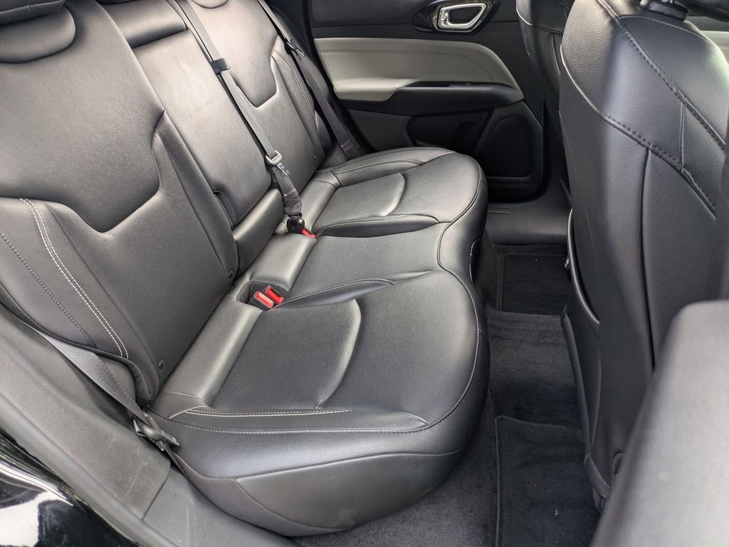 Used 2025 Jeep Compass Limited image 28