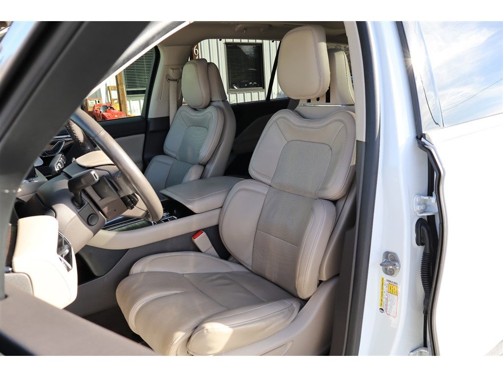 Used 2022 Lincoln Aviator Reserve w/ Equipment Group 201A image 11