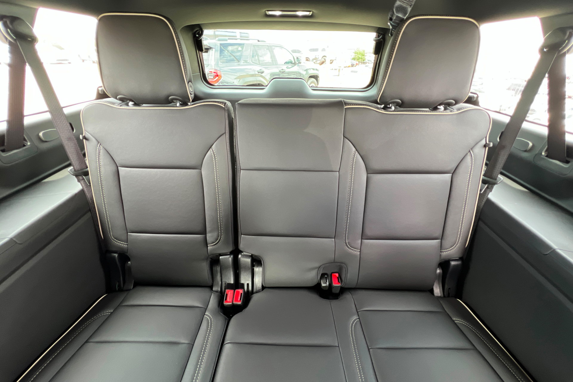 New 2026 Chevrolet Suburban Premier AWD/4WD image 23