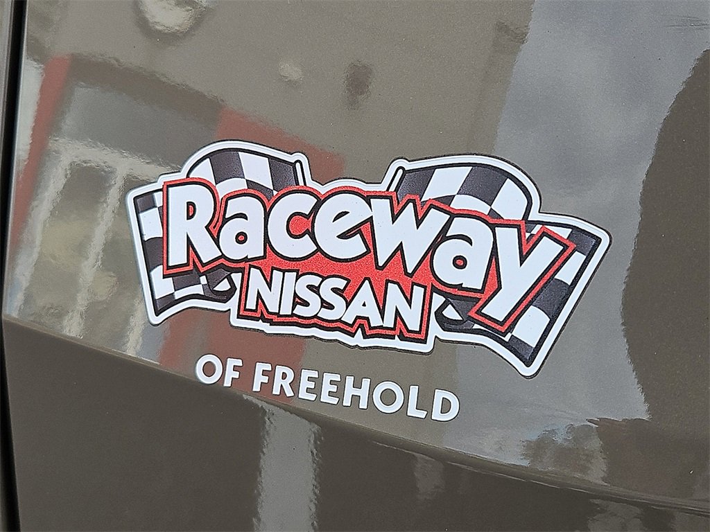 Certified 2025 Nissan Rogue SV image 35