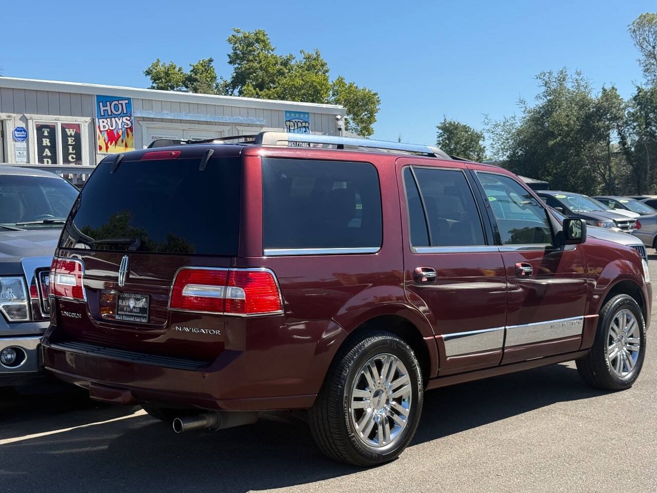Used 2010 Lincoln Navigator 4WD image 7