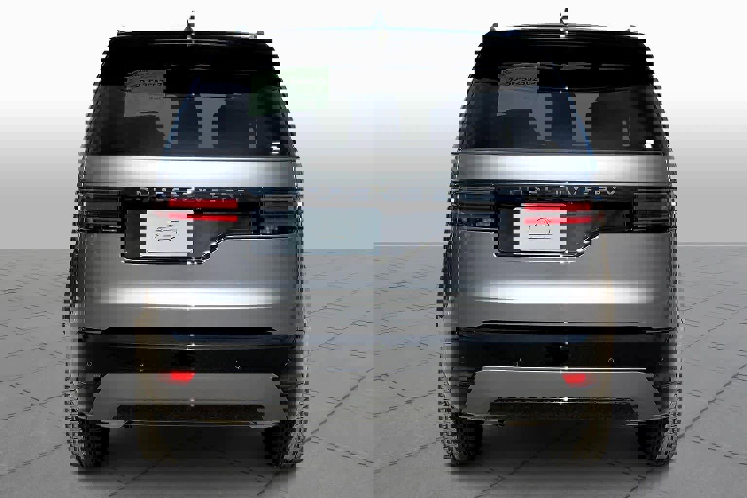 New 2025 Land Rover Discovery Dynamic SE image 4
