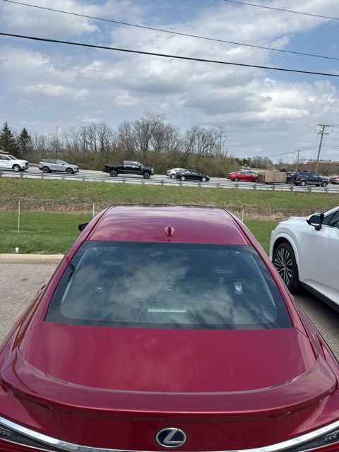 Used 2021 Lexus ES 300h w/ Premium Package image 6