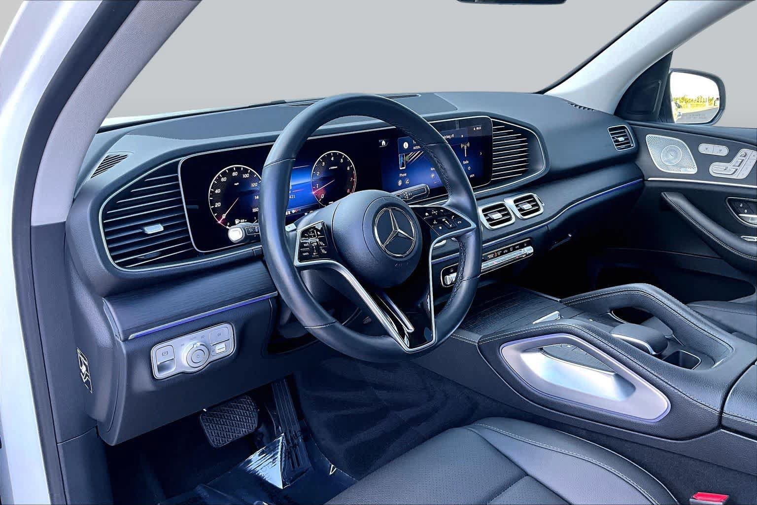Used 2024 Mercedes-Benz GLE 350 4MATIC w/ AMG Line Exterior image 16