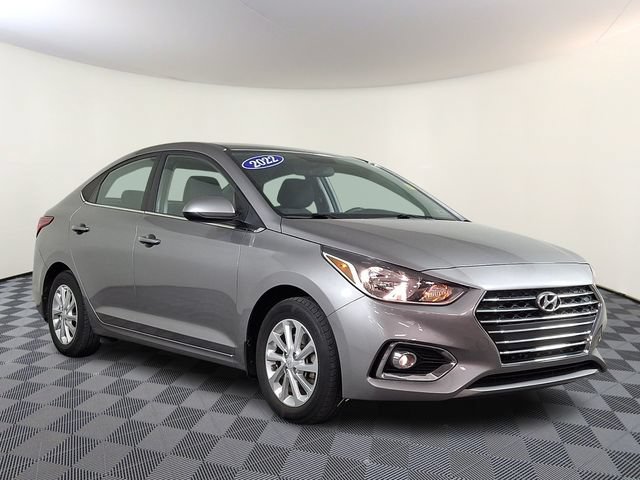 Used 2022 Hyundai Accent SEL FWD image 1