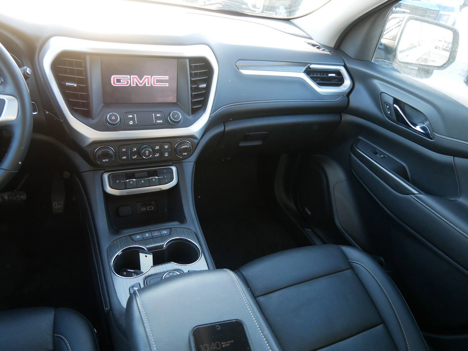 Used 2023 GMC Acadia SLT w/ Technology Package image 13