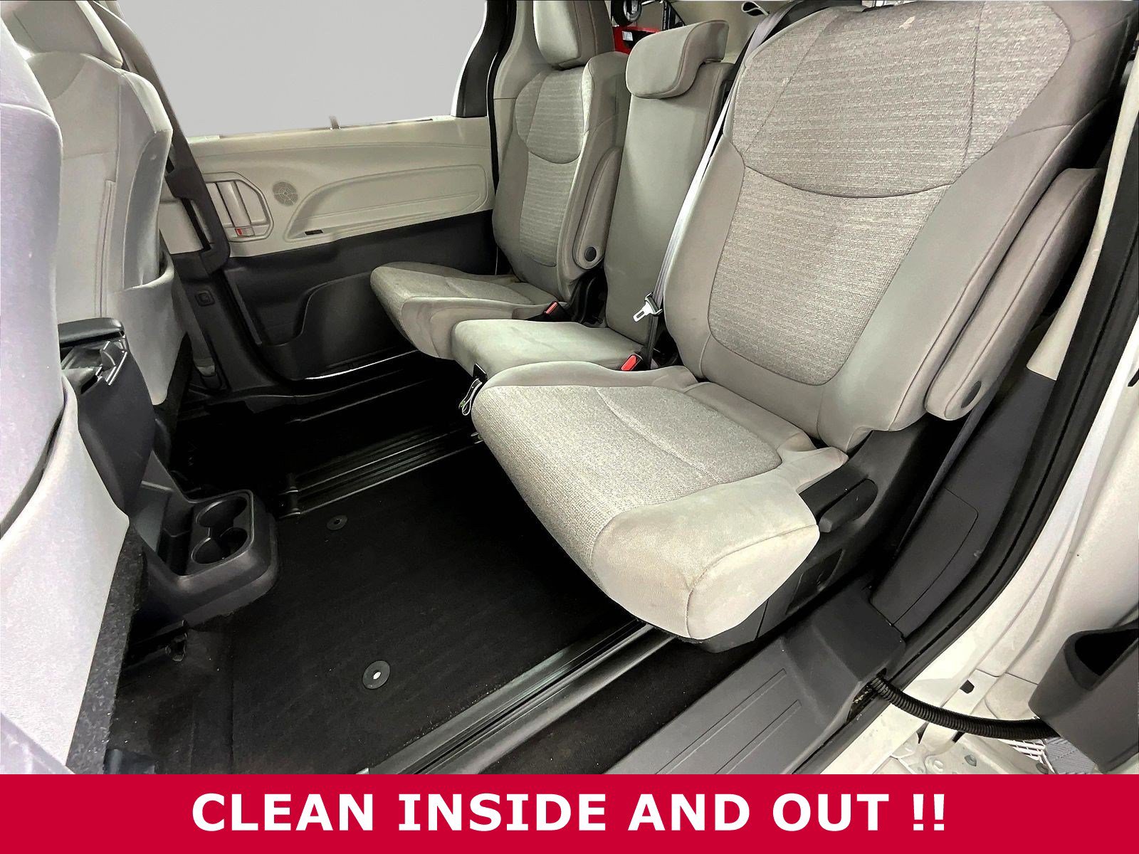 Used 2022 Toyota Sienna LE FWD image 19