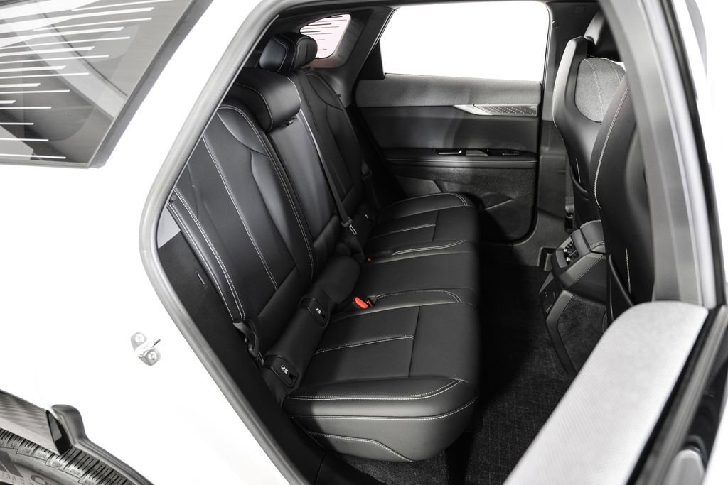 Used 2025 Cadillac Optiq Sport 1 w/ LPO, Floor Liner Package image 31