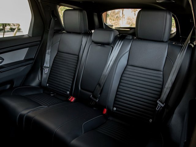 Used 2024 Land Rover Discovery Sport Dynamic SE image 21