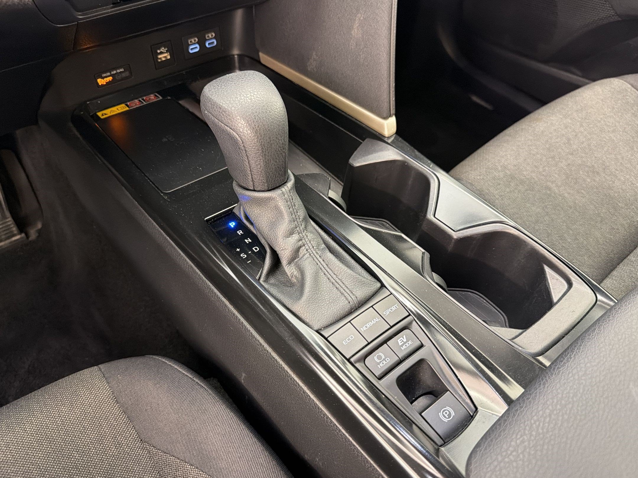 Used 2025 Toyota Camry LE FWD image 18