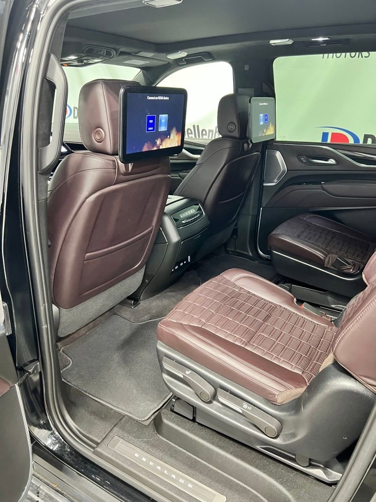 Certified 2023 Cadillac Escalade ESV Sport Platinum w/ LPO, ONYX Package AWD/4WD image 12