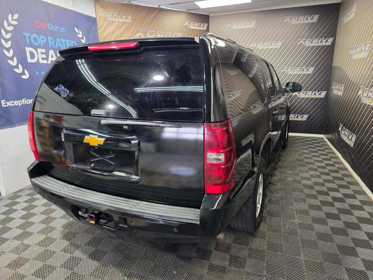 Used 2014 Chevrolet Suburban LT image 16