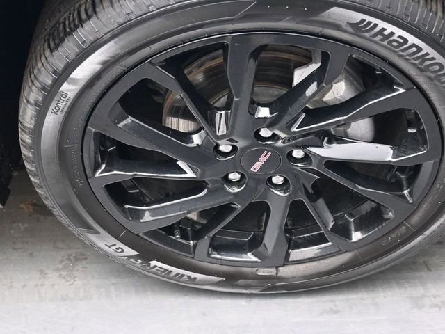Used 2024 GMC Terrain SLE w/ Driver Convenience Package image 28