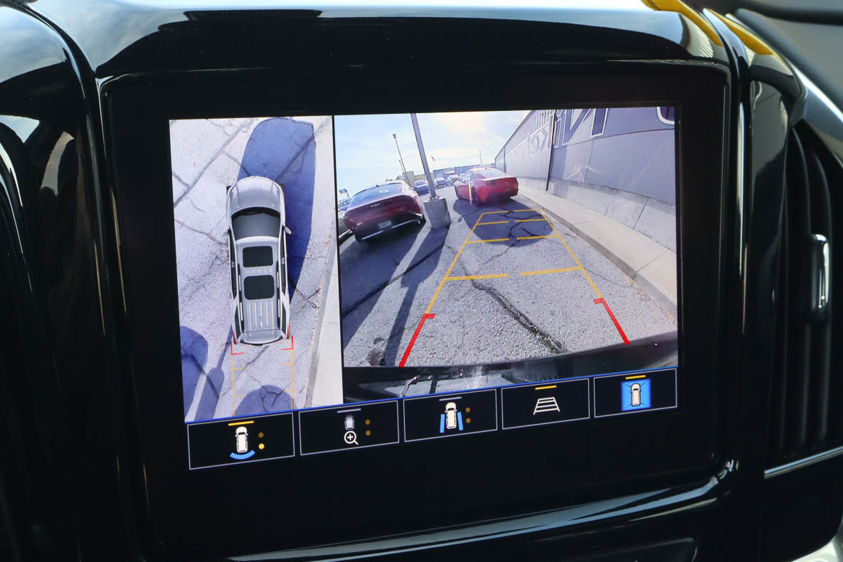 Used 2023 Chevrolet Traverse LT image 12