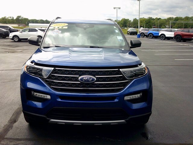Used 2023 Ford Explorer XLT w/ Equipment Group 202A image 8