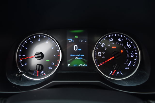 Used 2020 Toyota RAV4 XLE w/ Convenience Package FWD image 3