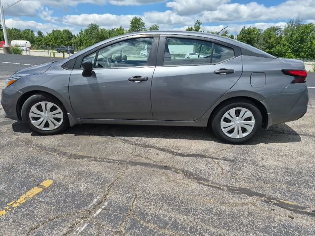 Used 2020 Nissan Versa S FWD image 5
