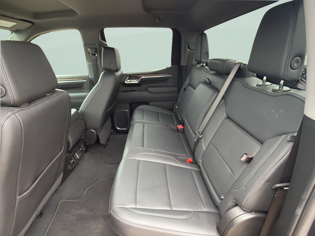 Used 2025 GMC Sierra 1500 SLT AWD/4WD image 15