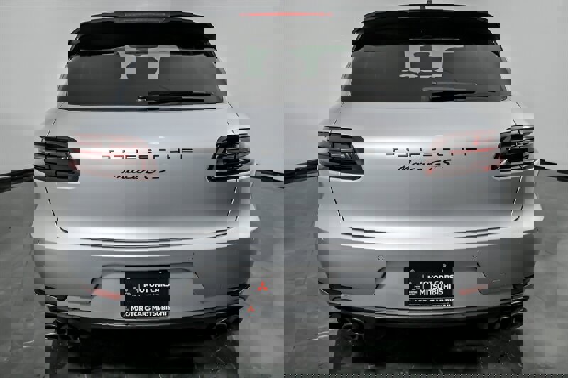 Used 2017 Porsche Macan GTS w/ Premium Package Plus image 9