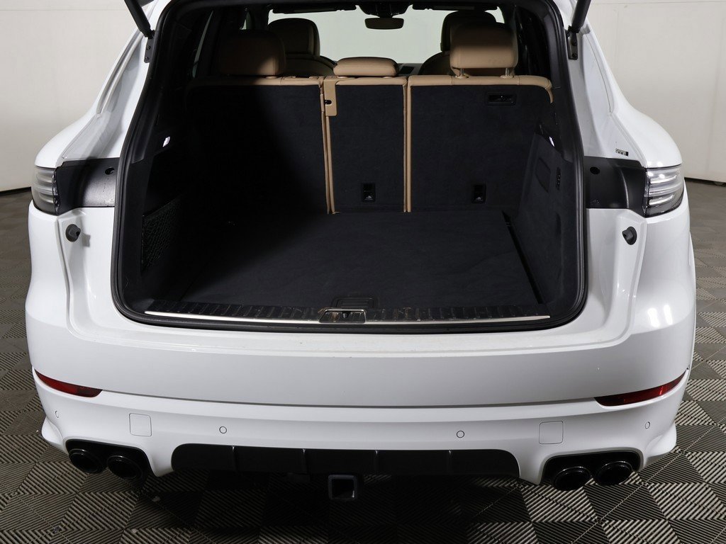Used 2022 Porsche Cayenne GTS image 18