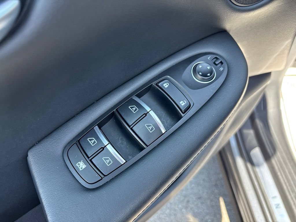 Used 2025 INFINITI QX50 Pure AWD/4WD image 18