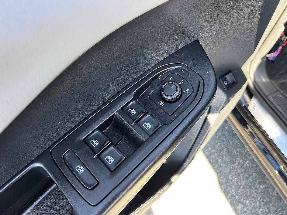 Used 2023 Volkswagen Taos SE w/ Black Wheel Package FWD image 20