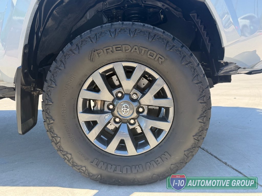Used 2021 Toyota Tacoma SR5 RWD image 12