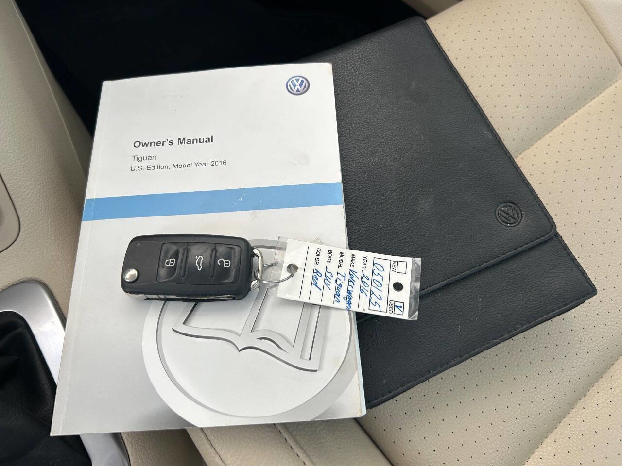 Used 2016 Volkswagen Tiguan S image 44