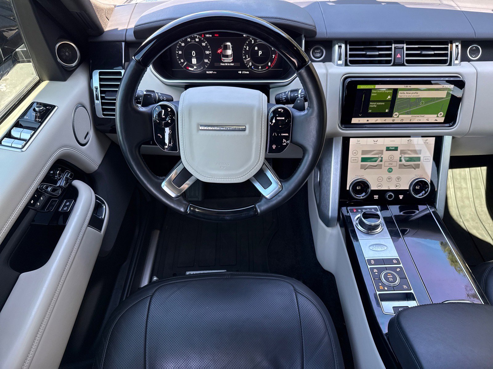 Used 2022 Land Rover Range Rover Westminster Edition image 14