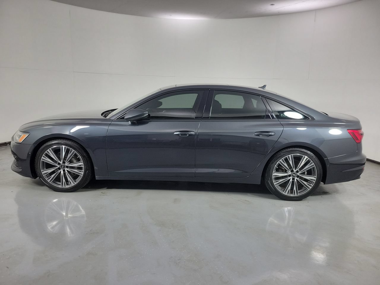 Used 2023 Audi A6 Premium Plus w/ Premium Plus Package AWD/4WD image 2