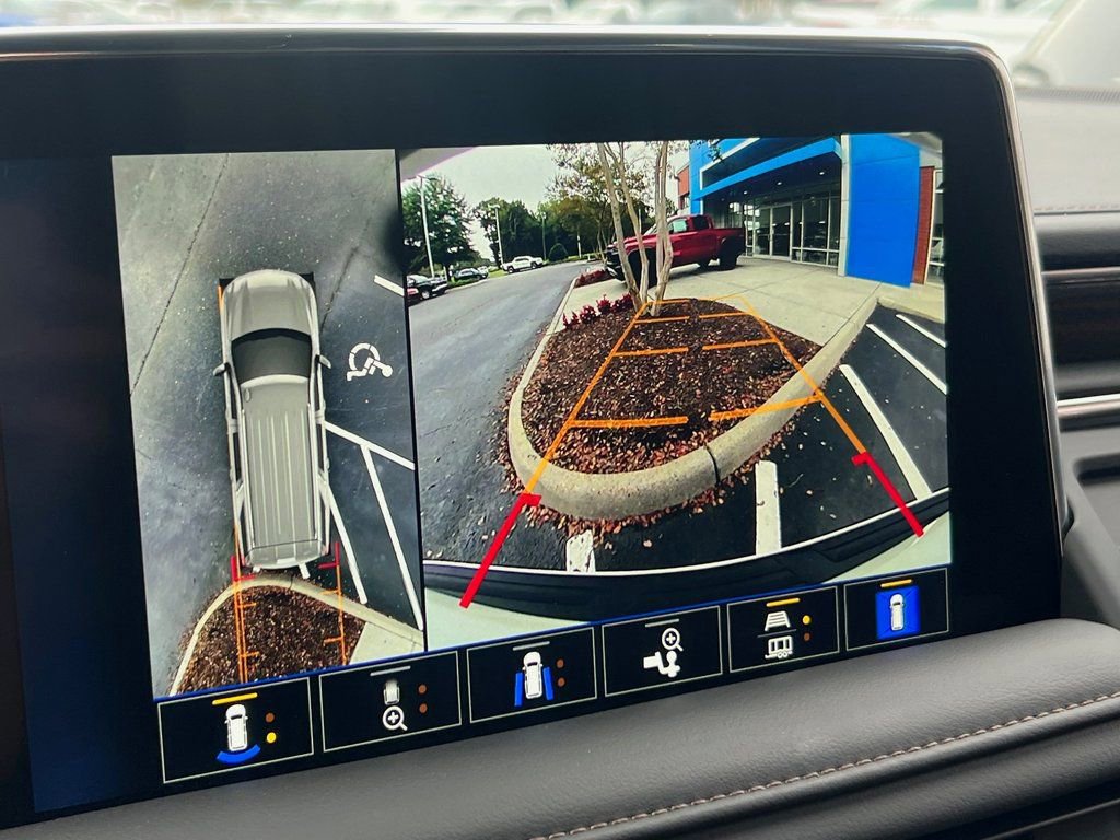 Used 2024 Chevrolet Tahoe High Country w/ Premium Package AWD/4WD image 6