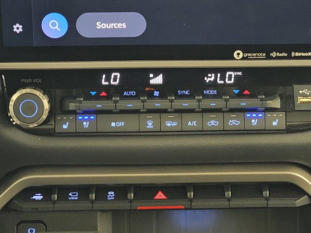 Used 2024 Toyota Tundra Limited AWD/4WD image 22