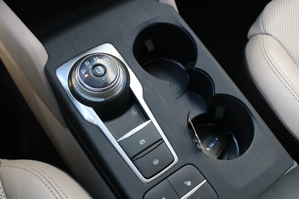 Used 2021 Ford Escape Titanium w/ Class II Trailer Tow Package image 23