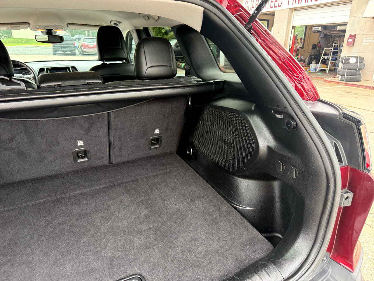 Used 2019 Jeep Cherokee Limited image 42