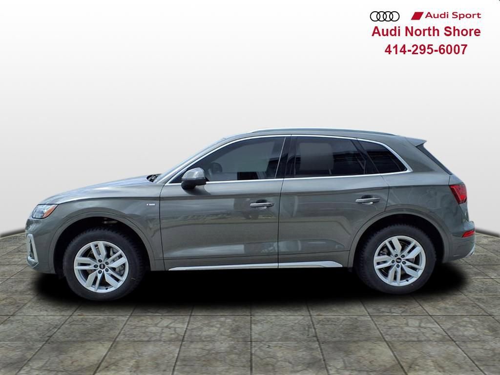 Used 2023 Audi Q5 2.0T Premium w/ Convenience Package image 3