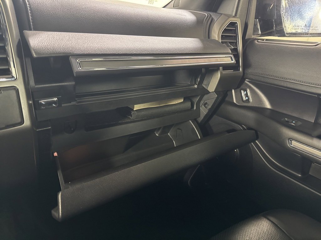 Used 2018 Ford Expedition XLT w/ Equipment Group 202A image 32