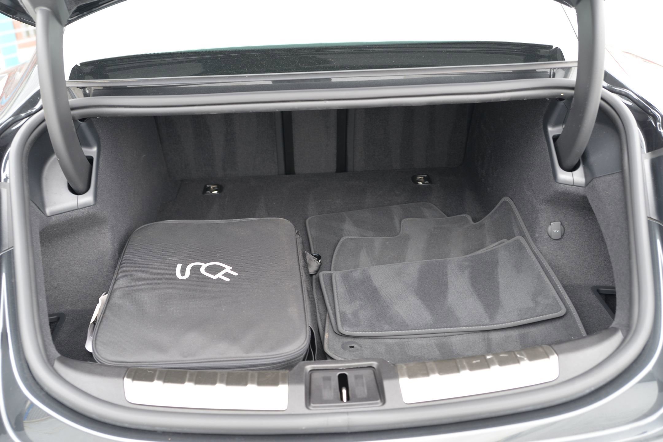 Certified 2025 Porsche Taycan 4S image 21