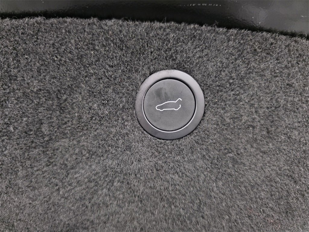 Used 2022 Tesla Model X Plaid image 19