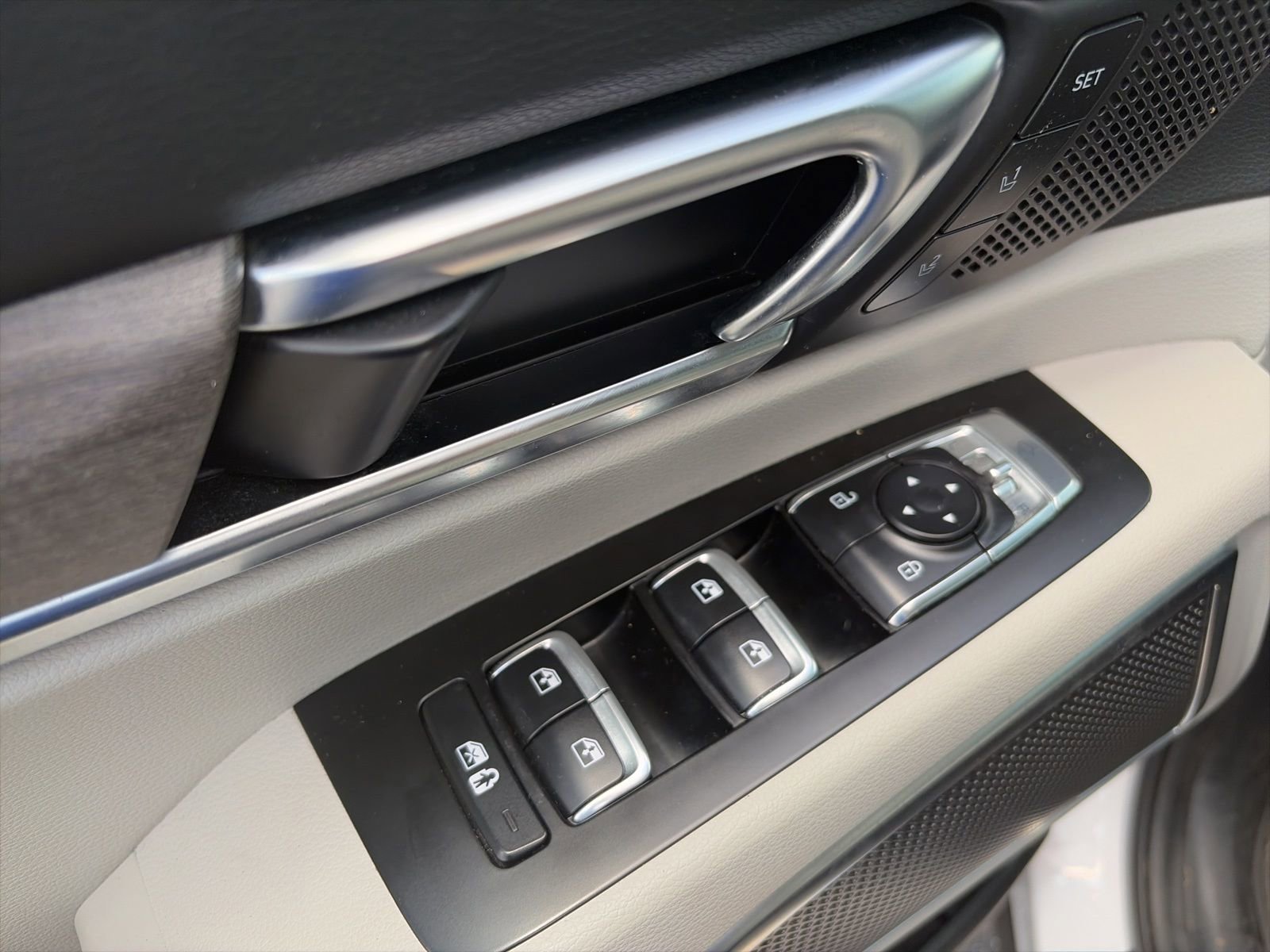 Used 2022 Kia Telluride SX w/ Nightfall Edition Package AWD/4WD image 14