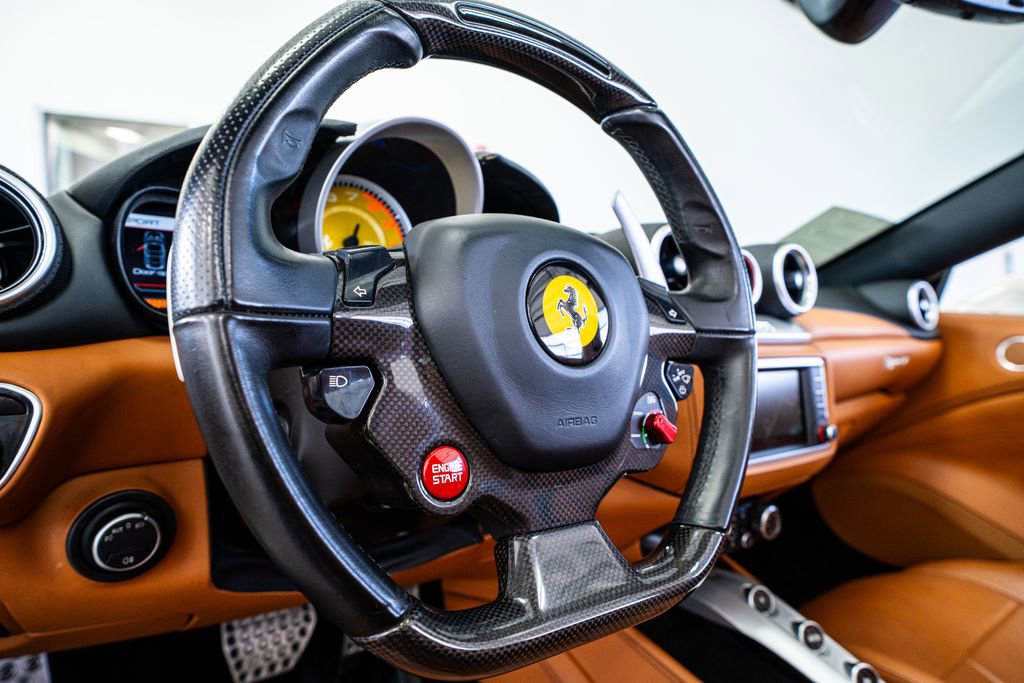 Used 2016 Ferrari California T image 40